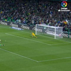 Cuando dejas a tres rivales en el suelo es que la jugada es colosal: el 0-3 de Suárez...