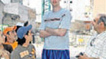 Neil Fingleton, de 2,32 m.