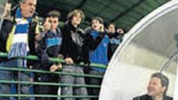 <b>REPUDIO. </b>Un aficionado se encara a Piterman.