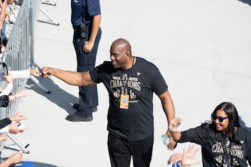 Celebración del título de la MLB de Los Angeles Dodgers, equipo del que Magic Johnson es dueño minoritario.