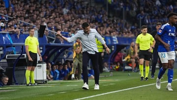 Alessio Lisci, entrenador del Mirandés, durante el partido de vuelta de la final por el ascenso.