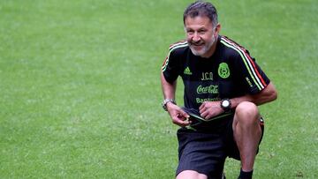 Tiembla Osorio: México buscaría reemplazarlo por Bielsa