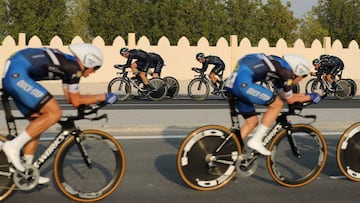 El Movistar y el Etixx, en acci&oacute;n en Qatar.