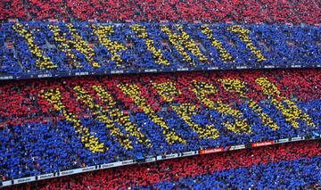 Andrés Iniesta tribute on final appearance for Barcelona.