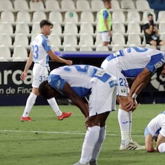 Un centenar de hinchas despiden al Leganés en una fuerte ovación