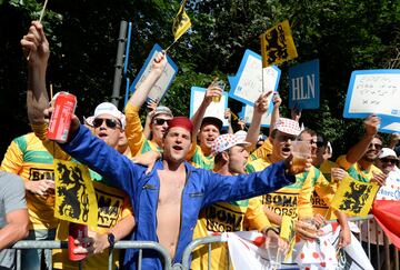 Seguidores presentes en la primera etapa del Tour de Francia de 2019. 