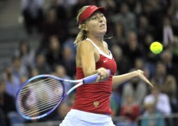 Mario Sharapova se impuso Agnieszka Radwanska y le dio el punto a Rusia ante Polonia. 