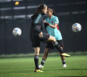 El equipo de Carlos Paniagua tuvo su última práctica antes de enfrentar a España en el debut en el Mundial Femenino de la categoría.