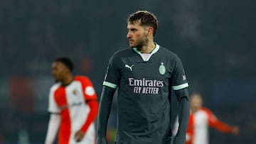 Soccer Football - Champions League - Knockout Phase Playoff - First Leg - Feyenoord v AC Milan - Feyenoord Stadium, Rotterdam, Netherlands - February 12, 2025 AC Milan's Santiago Gimenez during the match REUTERS/Piroschka Van De Wouw