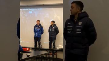 Con risas y bromas: Vidal grabó la presentación de los nuevos en la Roja