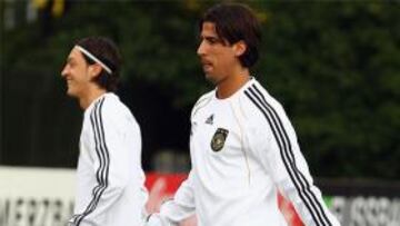 Özil y Khedira, en la lista de Alemania para dos amistosos
