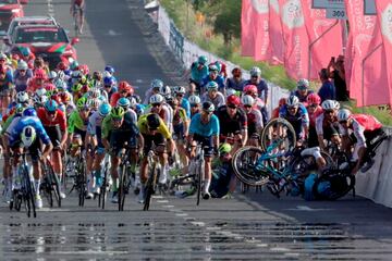 Se disputó la primera etapa del Tour de Emiratos Árabes Unidos, con un recorrido de 141 kilómetros, prácticamente llanos, entre las localidades de Al Dhafra Walk Madinat Zayed y Liwa. Durante el sprint final se produjo una aparatosa caída en la que se vieron afectados varios corredores antes de alcanzar la línea de meta.