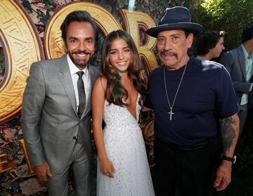 Eugenio Derbez, Isabela Moner y Danny Trejo 