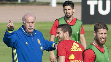 Vicente del Bosque, Koke, Nolito y Sergio Ramos, en un entrenamiento de España.