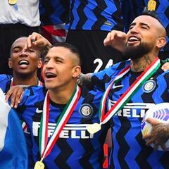 Los futbolistas chilenos con más títulos en la historia