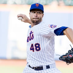 What is a qualifying offer? Who are the 14 MLB free agents who have received offers?