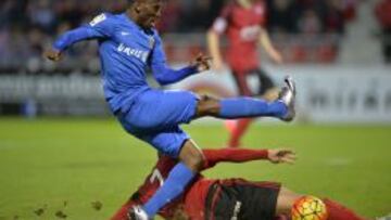 Imagen del encuentro de Liga Adelante entre Mirand&eacute;s y Almer&iacute;a en el estadio de Anduva.