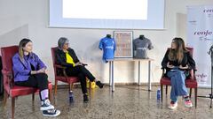 Marta Griñán, Laura Torvisco y Sandra Riquelme, durante la charla.