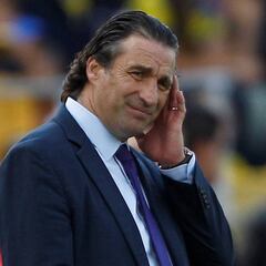 Pizzi se mete entre los peores DT de la Roja en Eliminatorias