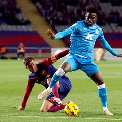 Más problemas para el Almería: Baba se marcha con Ghana