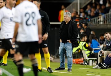 Onésimo Sánchez, en el área técnica del equipo de leyendas de la AFE.