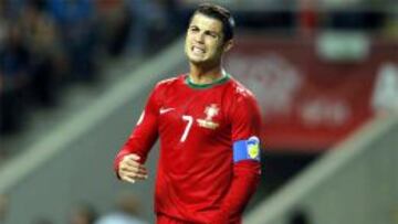 Cristiano Ronaldo se lamenta por una ocasión perdida.