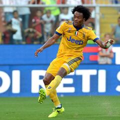 Cuadrado marca golazo en remontada del líder Juve