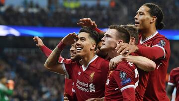 MANCHESTER, ENGLAND - APRIL 10:  (THE SUN OUT, THE SUN ON SUNDAY OUT) Roberto Firmino of Liverpool celebrates the second goal during the UEFA Champions League Quarter Final Second Leg match between Manchester City and Liverpool at Etihad Stadium on April 