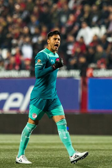 Alfredo Talavera (Toluca) -2 Liga MX (Chivas y Toluca): Alfredo Talavera, el arquero de los Diablos Rojos, tiene dos títulos de la Liga MX, uno con Chivas y otro con Toluca.