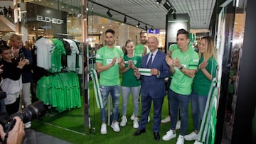 Clamor por Francisco en el Elche: "Todos queremos que se quede"