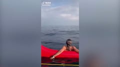 2 millones de visitas: una canoísta se para a descansar... ¡y recibe el susto de su vida!