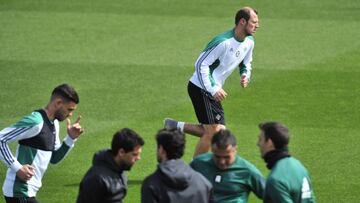 Zozulya, en un entrenamiento del Betis. 