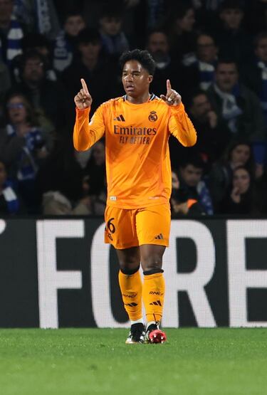 Tremendo pase al espacio de Bellingham para encontrar el desmarque de Endrick, que no falló en su mano a mano con Remiro, definiendo de forma exquisita con el exterior de su bota izquierda.