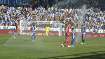 02/09/18 PARTIDO PRIMERA DIVISION 
  ALAVES - ESPANYOL
 SALTAN LOS ASPERSORES ANTES DE TERMINAR  LA PRIMERA PARTE 