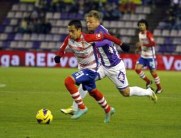 Luego vistió la camiseta del Granada, con quien logró el ascenso a la primera división. Él fue una de las grandes figuras de su escuadra.