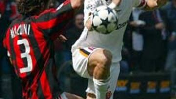 <b>ETERNO</b>. Junto a Costacurta forma una de las parejas de defensas más longevas de la élite europea.