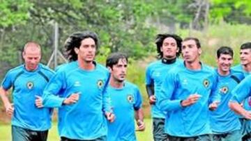 <b>SESIÓN EN HUESCA. </b>Los jugadores del Hércules se entrenaron ayer por la tarde en Huesca.