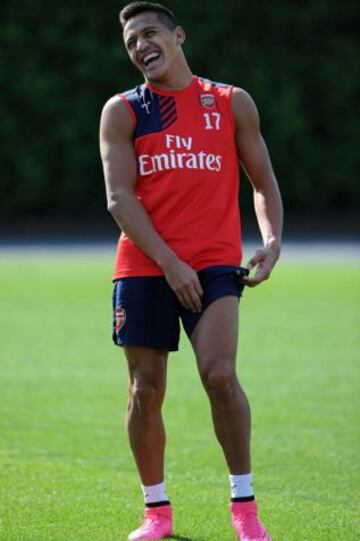 Alexis Sánchez y su alegría en la última sesión de entrenamientos del Arsenal.