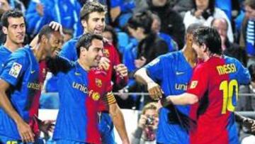 <b>UNA PIÑA. </b>Los jugadores culés llevan 99 abrazos esta temporada.