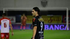 Estudiantes no pudo en Caseros e Instituto está en ventaja para ascender