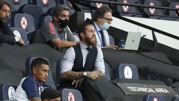 Ramos se sentó junto a los suplentes en el Etihad Stadium