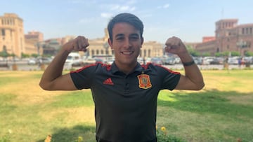 Eric García posó para As en Ereván.