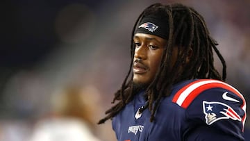 FOXBORO, MA - OCTOBER 22: Dont'a Hightower #54 of the New England Patriots looks on during the second quarter of a game against the Atlanta Falcons at Gillette Stadium on October 22, 2017 in Foxboro, Massachusetts. Maddie Meyer/Getty Images/AFP
== FOR NEWSPAPERS, INTERNET, TELCOS & TELEVISION USE ONLY ==