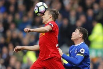 Britain Soccer Football - Liverpool v Everton - Premier League - Anfield - 1/4/17 Liverpool's Lucas Leiva in action with Everton's Ross Barkley 