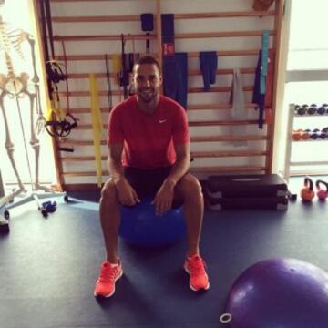 Mario Suárez en el gimnasio durante sus vacaciones.