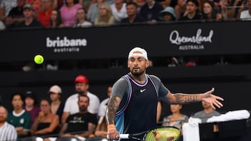 Brisbane (Australia), 31/12/2024.- Nick Kyrgios of Australia in action against Giovanni Mpetshi Perricard of France during their Brisbane International tennis tournament match at Queensland Tennis Centre in Brisbane, Australia, 31 December 2024. (Tenis, Francia) EFE/EPA/JONO SEARLE AUSTRALIA AND NEW ZEALAND OUT