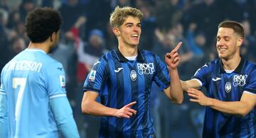 De Ketelaere celebra su segundo gol ante la Lazio.