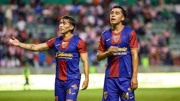 Rodrigo Ramos and Axl Padilla of Atlante during the Copa Morelos 2025 match between Atlante and Guadalajara at Agustin Coruco Diaz Stadium on June 20, 2025 in Zacatepec, Morelos, Mexico.