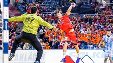 Norway's right back Harald Reinkind jumps to shoot during the Men's IHF World Handball Championship Group F match between Norway and Argentina in Krakow, Poland on January 15, 2023. (Photo by Stian Lysberg Solum / NTB / AFP) / Norway OUT