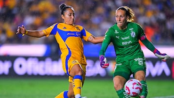 Sandra Stephany Mayor (L) of Tigres fights for the ball with Pamela Tajonar (L) of Monterrey during the Quarter-Finals first leg match between Tigres UANL and Monterrey as part of the Torneo Clausura 2025, Liga MX Femenil at BBVA Bancomer Stadium on April 25, 2025 in Monterrey, Nuevo Leon, Mexico.